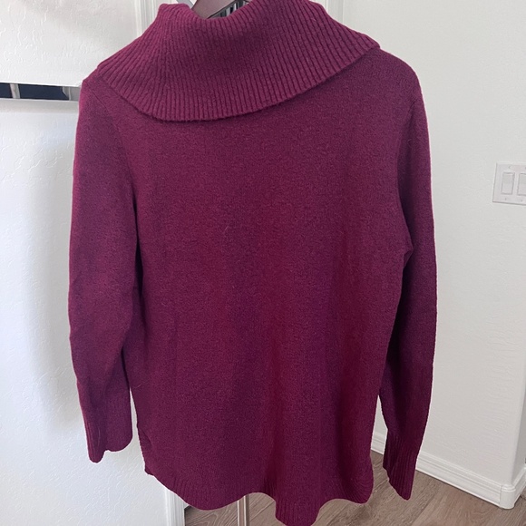 St. John's Bay Sweater - Picture 2 of 9